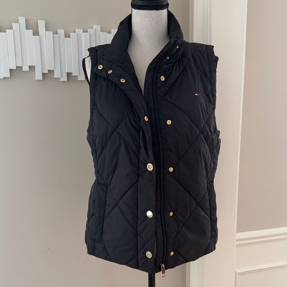 Tommy Hilfiger Black Quilted Puffer Vest Small NWT New Gold Snap